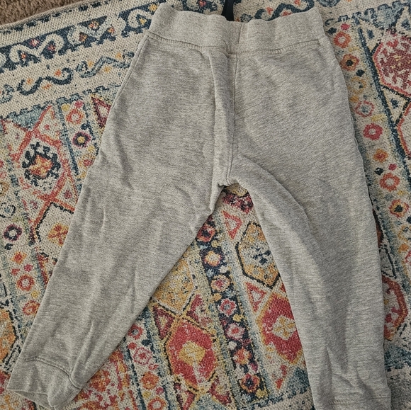 Kids Tommy Bahama grey jogger/sweatpants size xs/4 - Picture 3 of 4